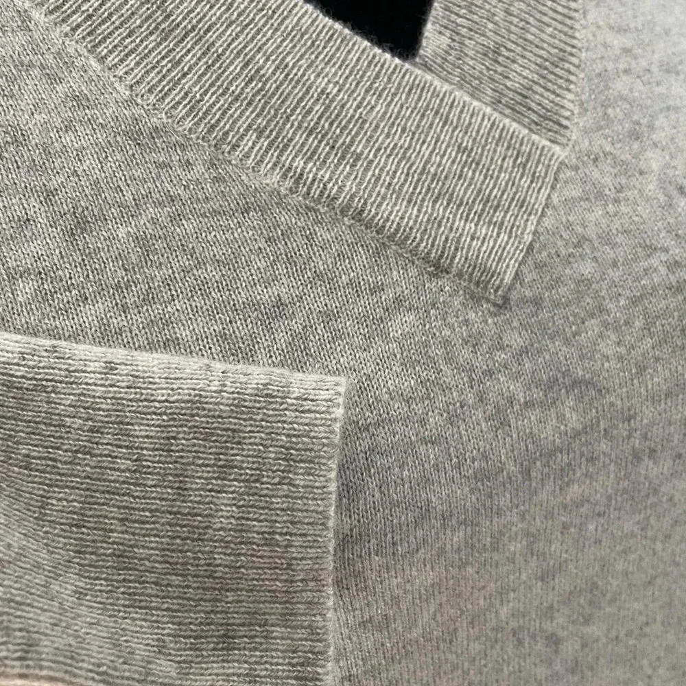 Madewell (Fall 2020) Cashmere V-Neck Sweater size XS MA707